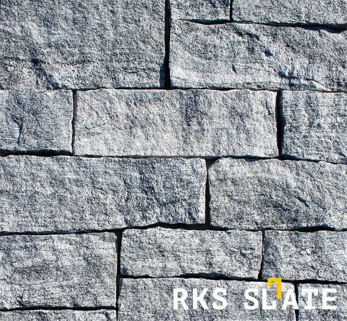 Фасадный облицовочный камень Sesame Grey Quartz Strips в Краснодаре