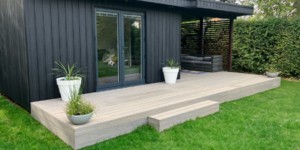 Закрытая беседка с фасадом из доски ДПК Turtle Shell French Oak Co-Extrusion