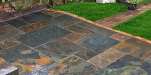 Благоустройство  территории разноцветной каменной плиткой RKS SLATE Сланец Jack Multicolor Natural купить с доставкой (3)